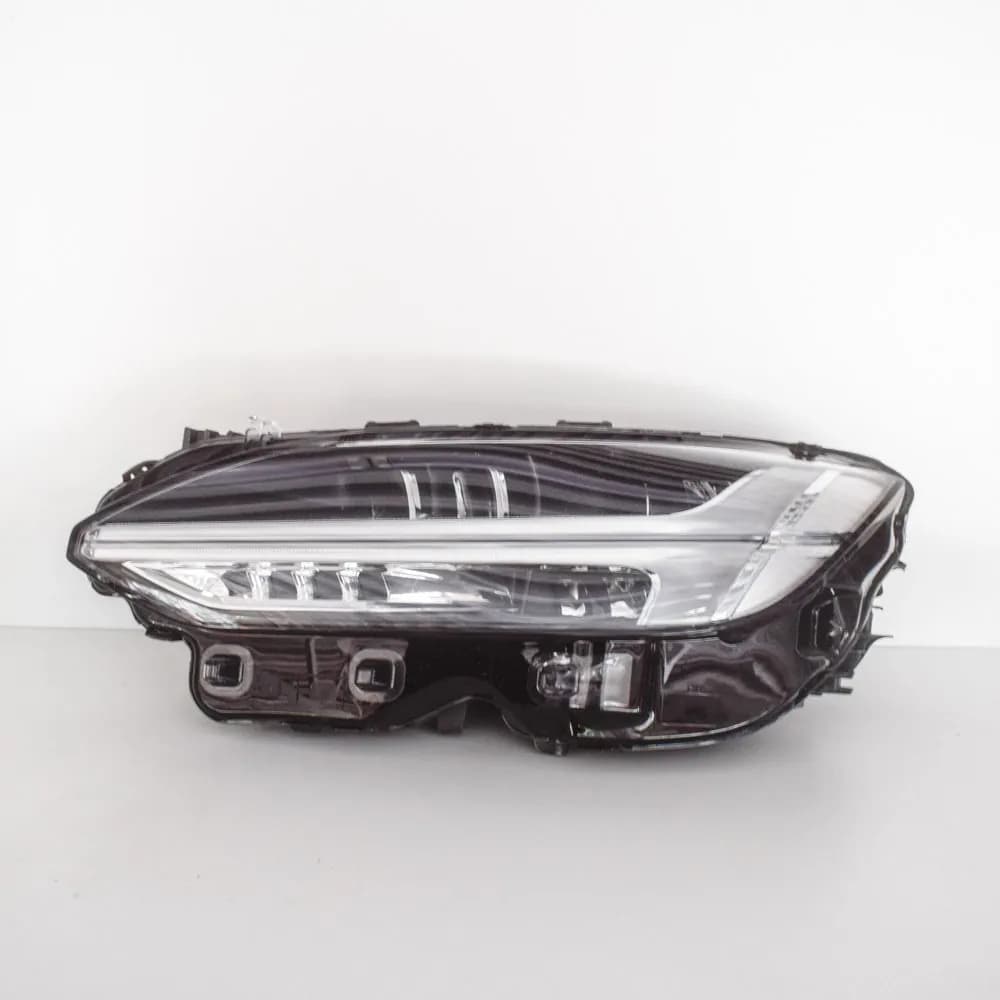VOLVO V90 Mk2 Front Left Headlight RHD 31655190 2.0 Diesel 173kw 2019 11422757