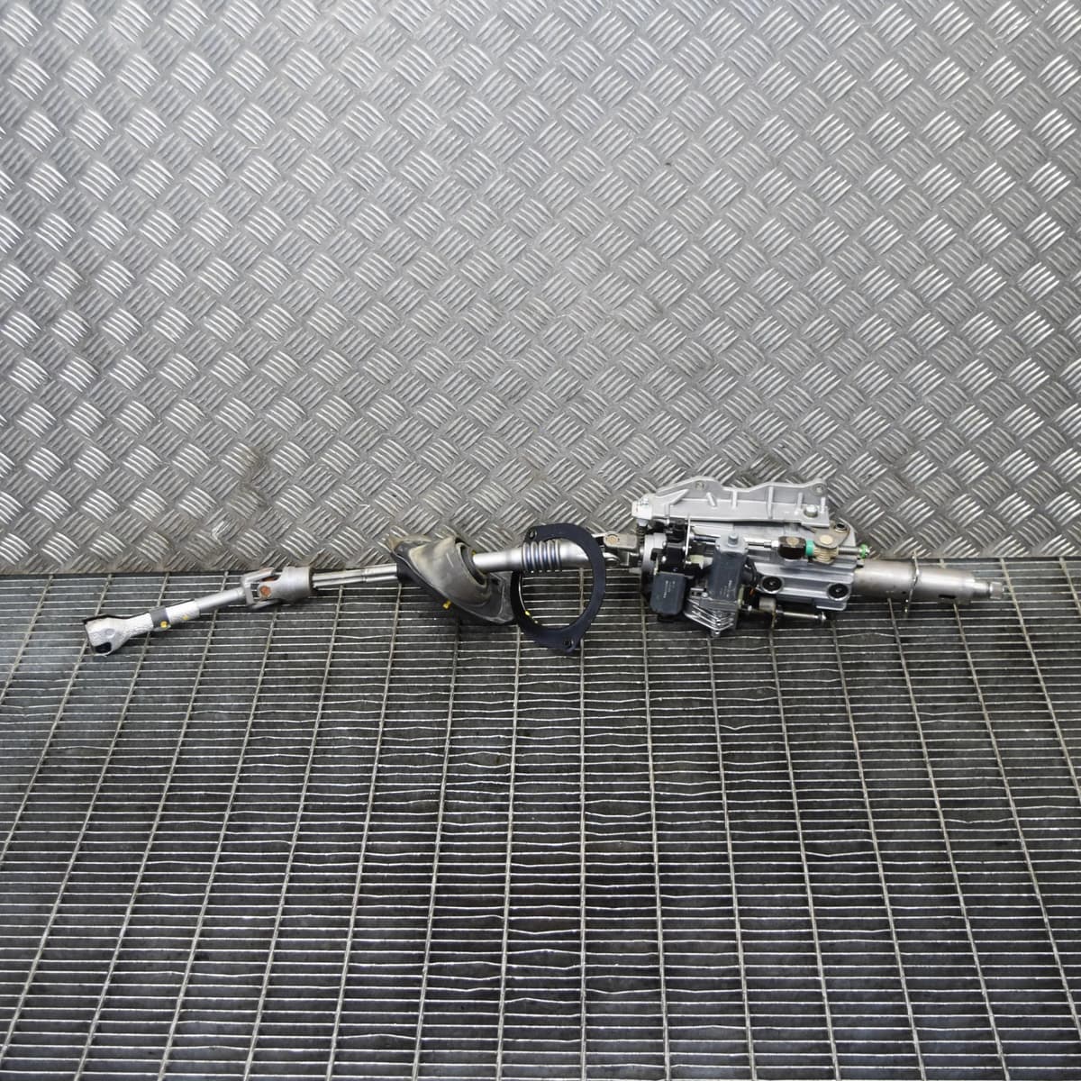 MASERATI GHIBLI M157 Steering Column Mechanism LHD 670006791 670003653 2014