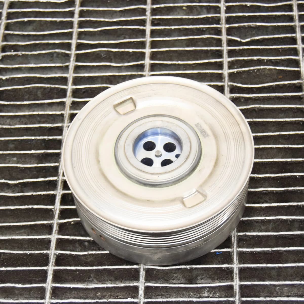 BMW 2 Cabrio F23 Crankshaft Pulley 8650996 1.5 Petrol 100kw 2018