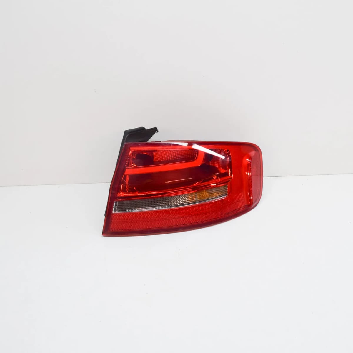 AUDI A4 B8 Rear Right Taillight 2VA01091402 2.0 Diesel 120kw 2015