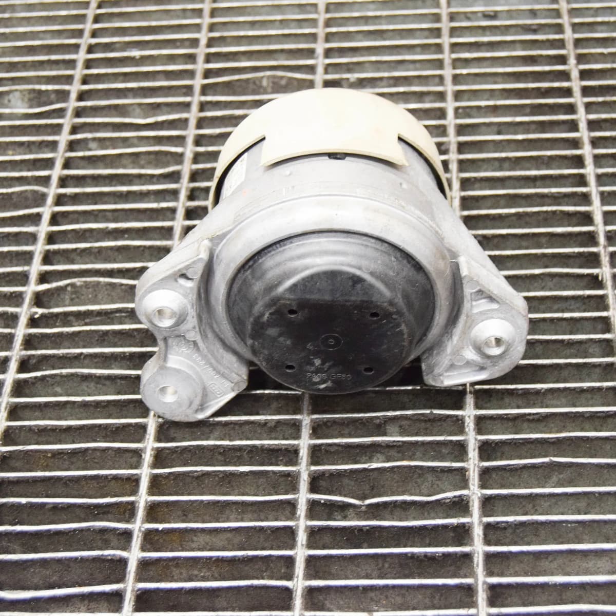 MERCEDES-BENZ GLC X253 Right Side Engine Mount A2052407900 2.1 Diesel 125kw 2016