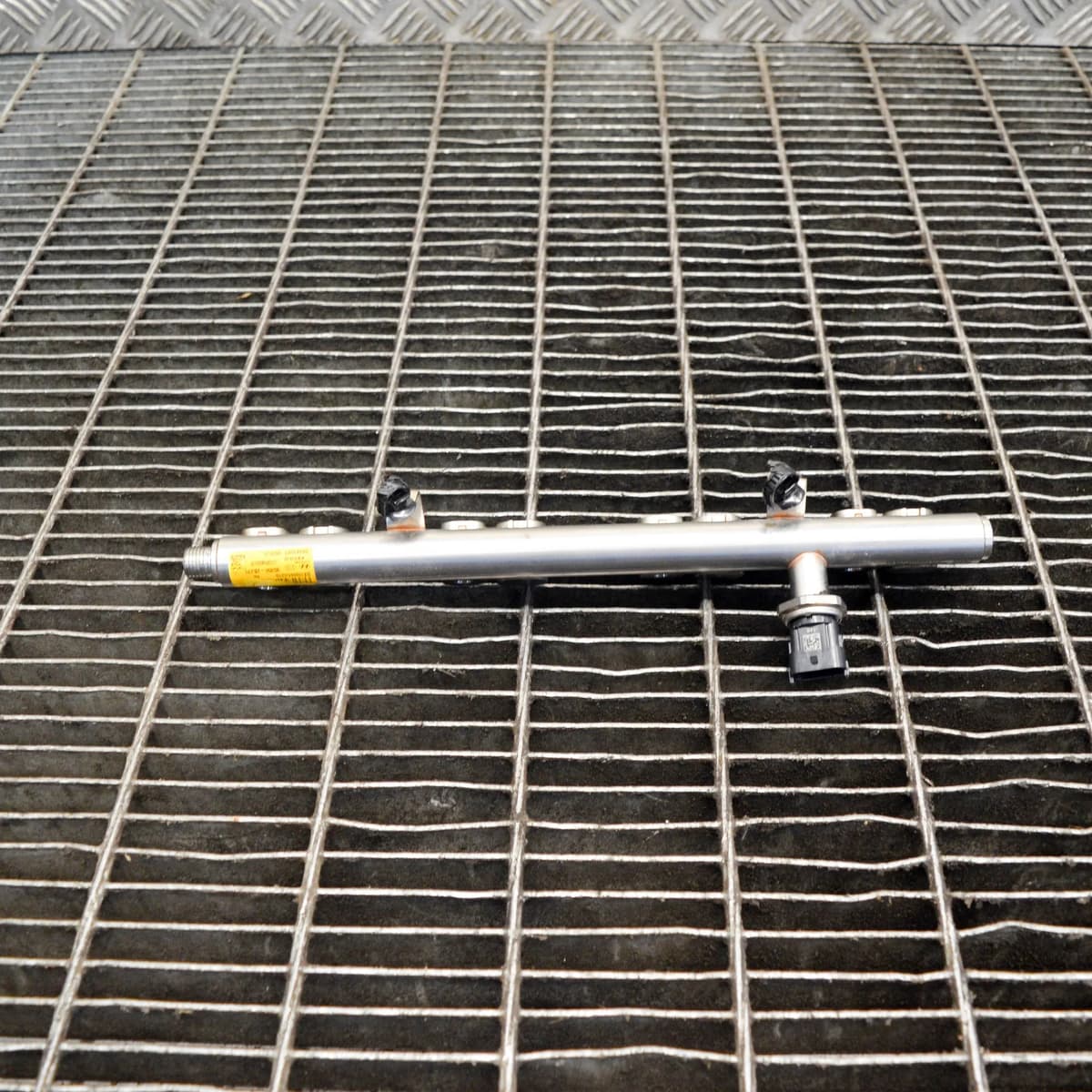 HYUNDAI i30 GD Fuel Rail 35350-2B370 1.6 Petrol 99kw 2013