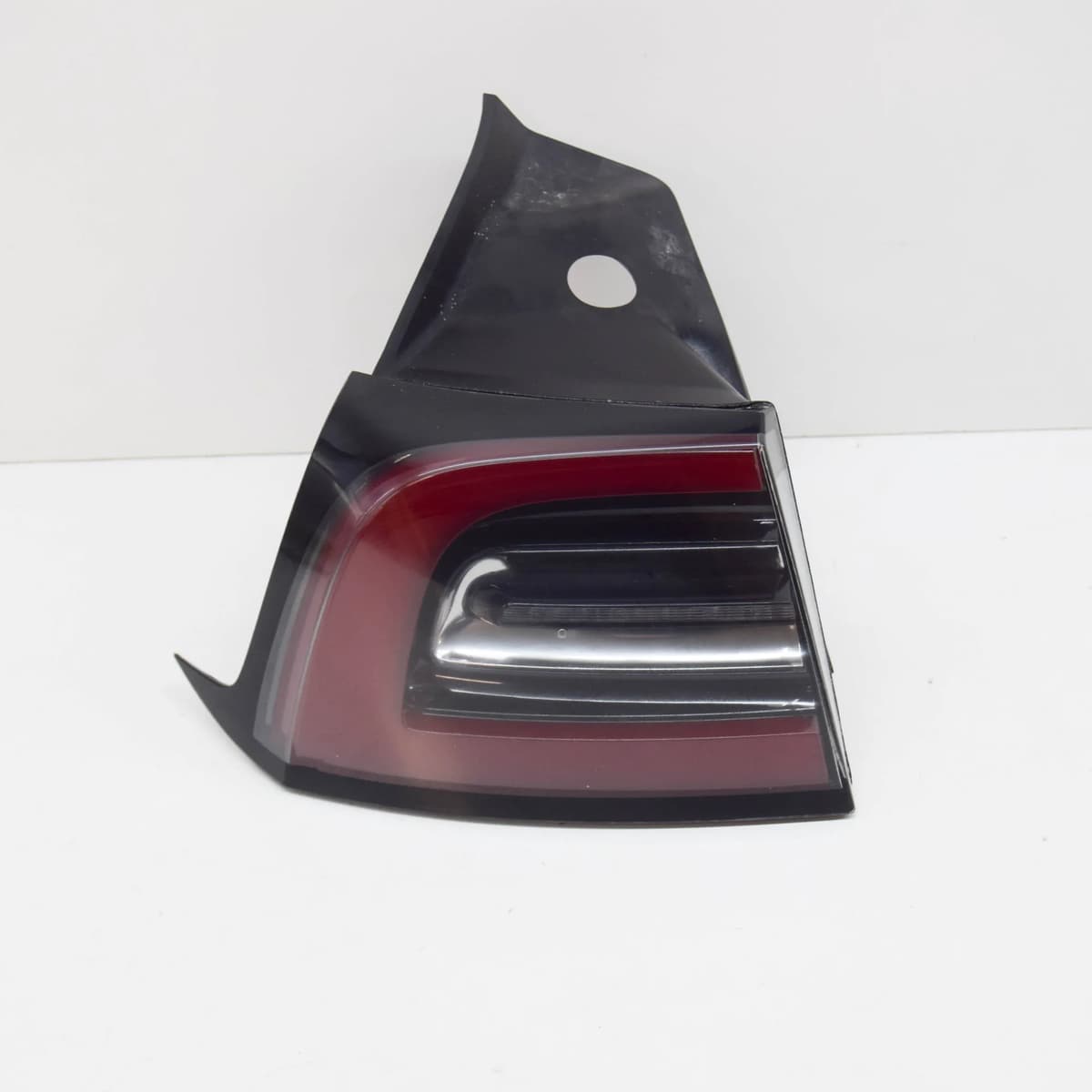 TESLA MODEL 3 Rear Left Taillight 1077397-00-G 2019