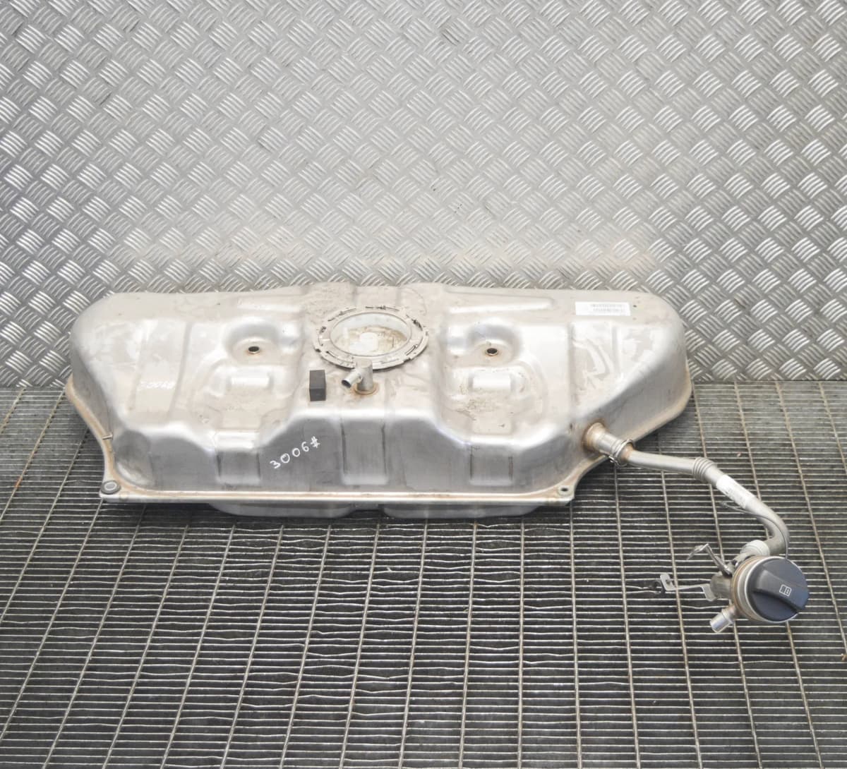 BMW i8 I12 Fuel Tank 7339267 7393746 0580200523 1000016974 1.5 Hybrid 266kw 2014
