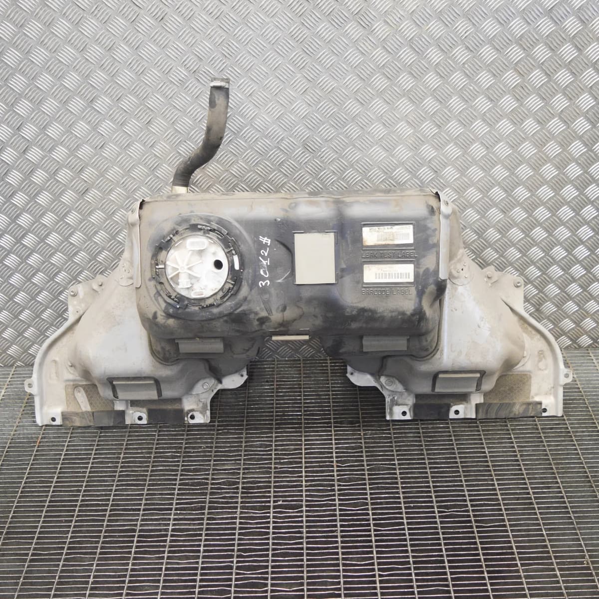 JAGUAR F-TYPE X152 Fuel Tank FX53-9K007-A JX53-9K007-CA 2.0 Petrol 221kw 2018