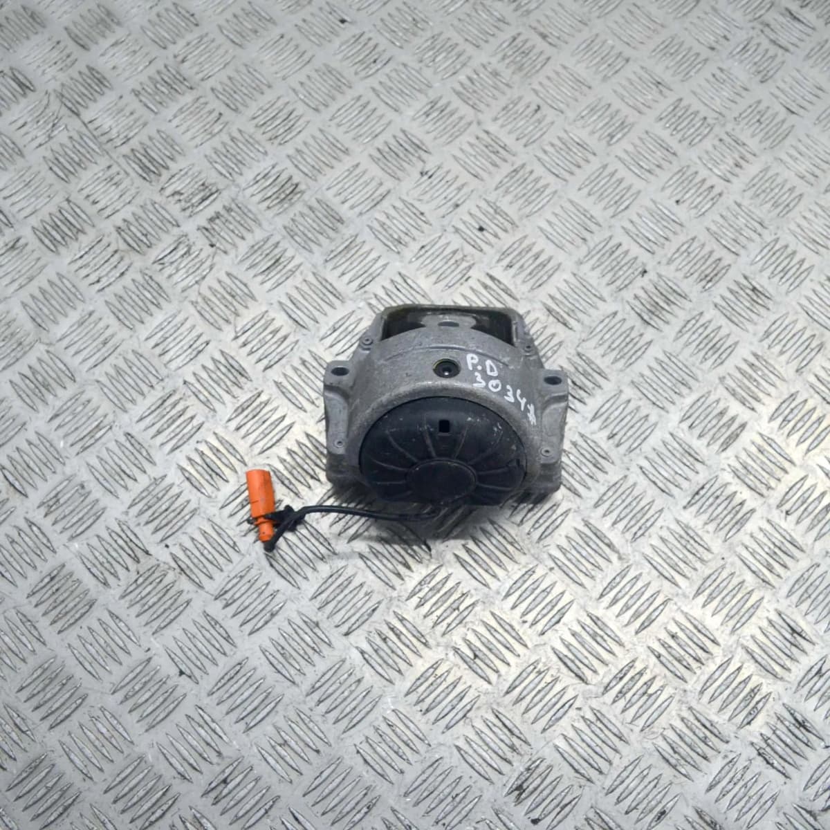 AUDI A5 Cabrio 8F Right Side Engine Mount 2.00 Petrol 155kw 2012
