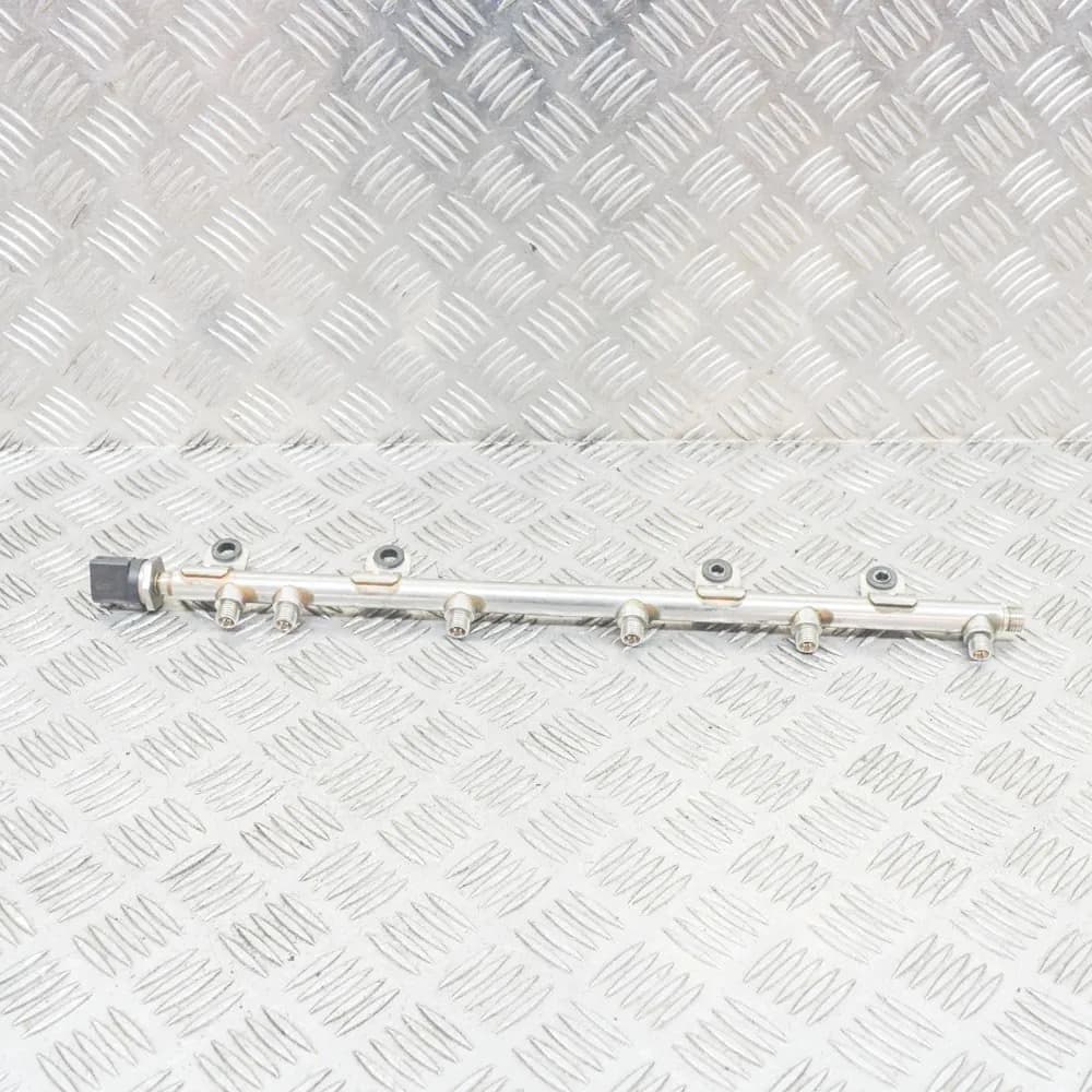 BMW 1 F20 M 135i Fuel Rail W/ Sensor 7628049 0261545072 3.0 Petrol 235kw 2013