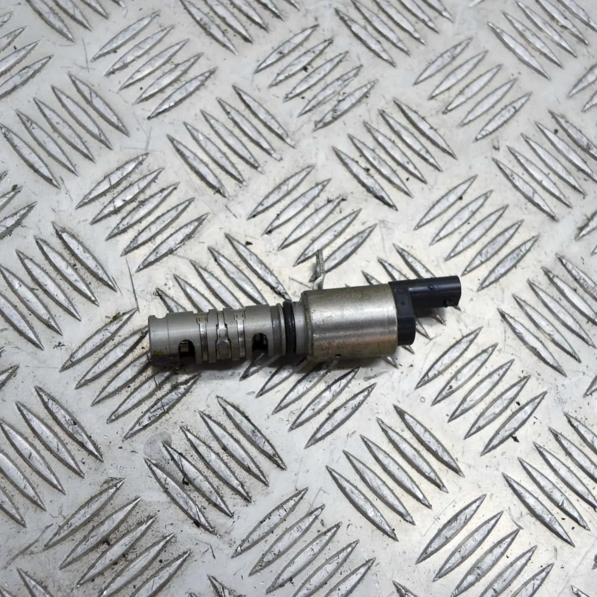 AUDI A4 Avant 8W B9 Camshaft Adjuster Control Valve 04E906455D 1.4 P 110kw 2016