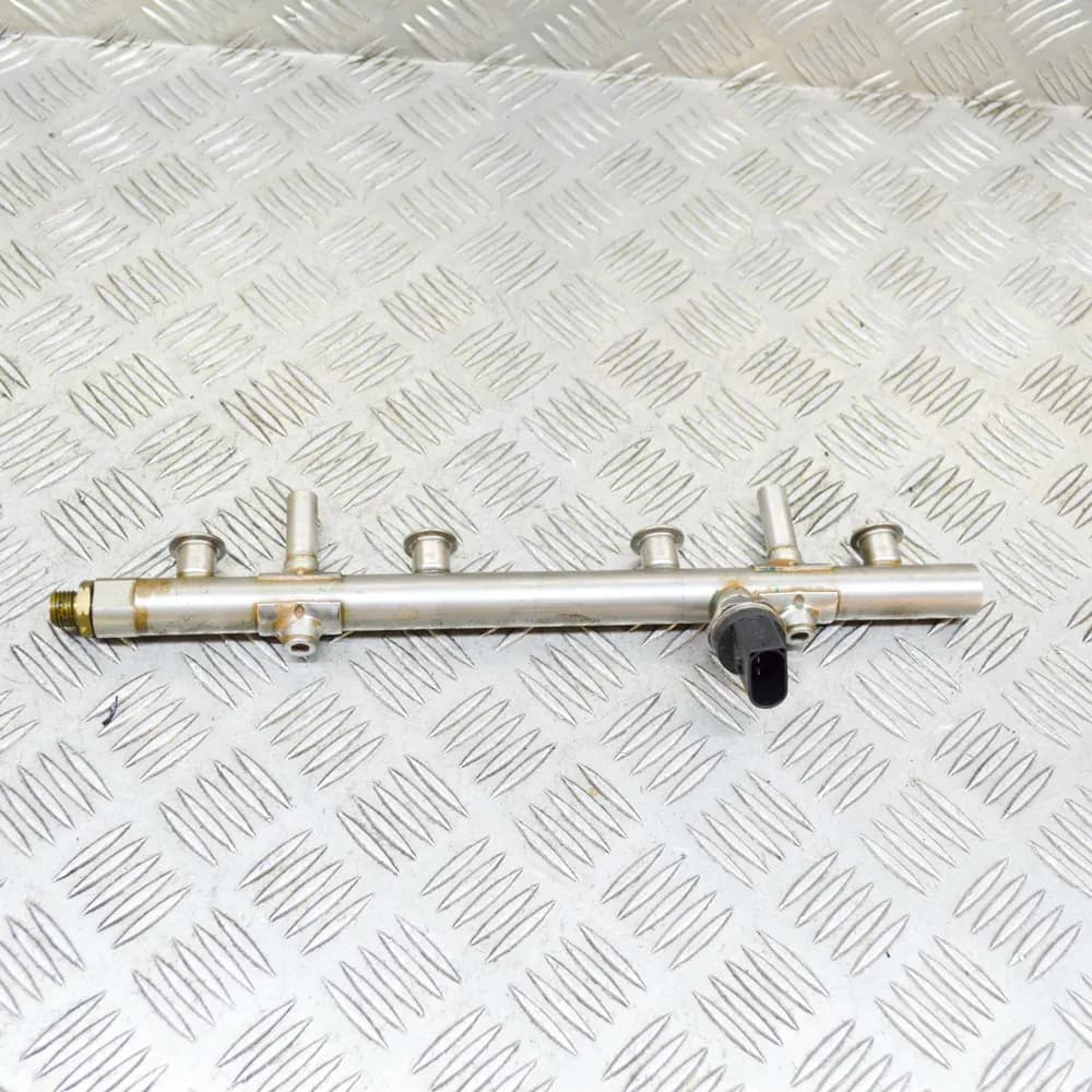 AUDI S3 Limousine 8V Fuel Rail 06K133317G 06J906051F 2.0 Petrol 228kw 2016