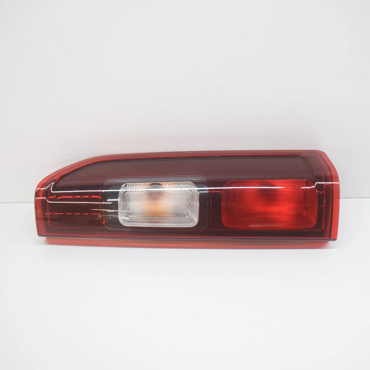 RENAULT TRAFIC X82 Rear Right Taillight 265504656R 1.6 Diesel 92kw 2019