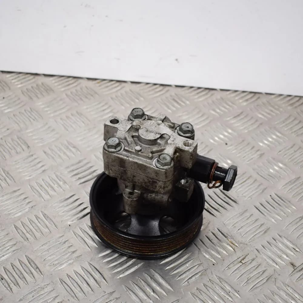 HYUNDAI SANTA FÉ II CM 2007 Power Steering Pump 57100-2B000