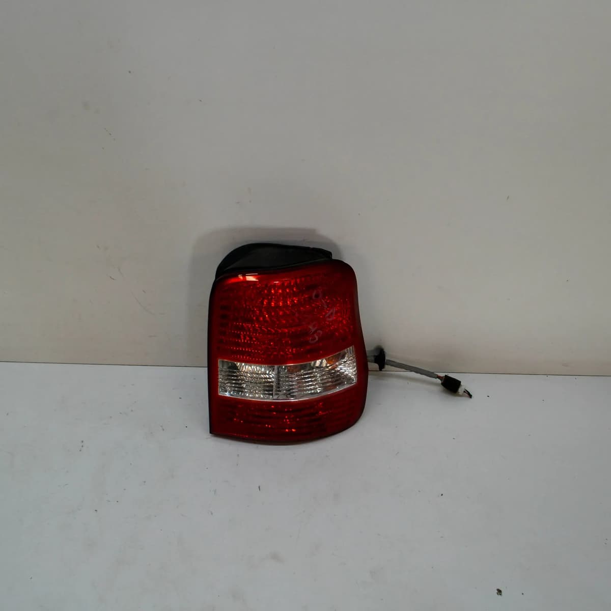 KIA CARNIVAL MK2 Rear Right Taillight 2.90 Diesel 106kw 2003