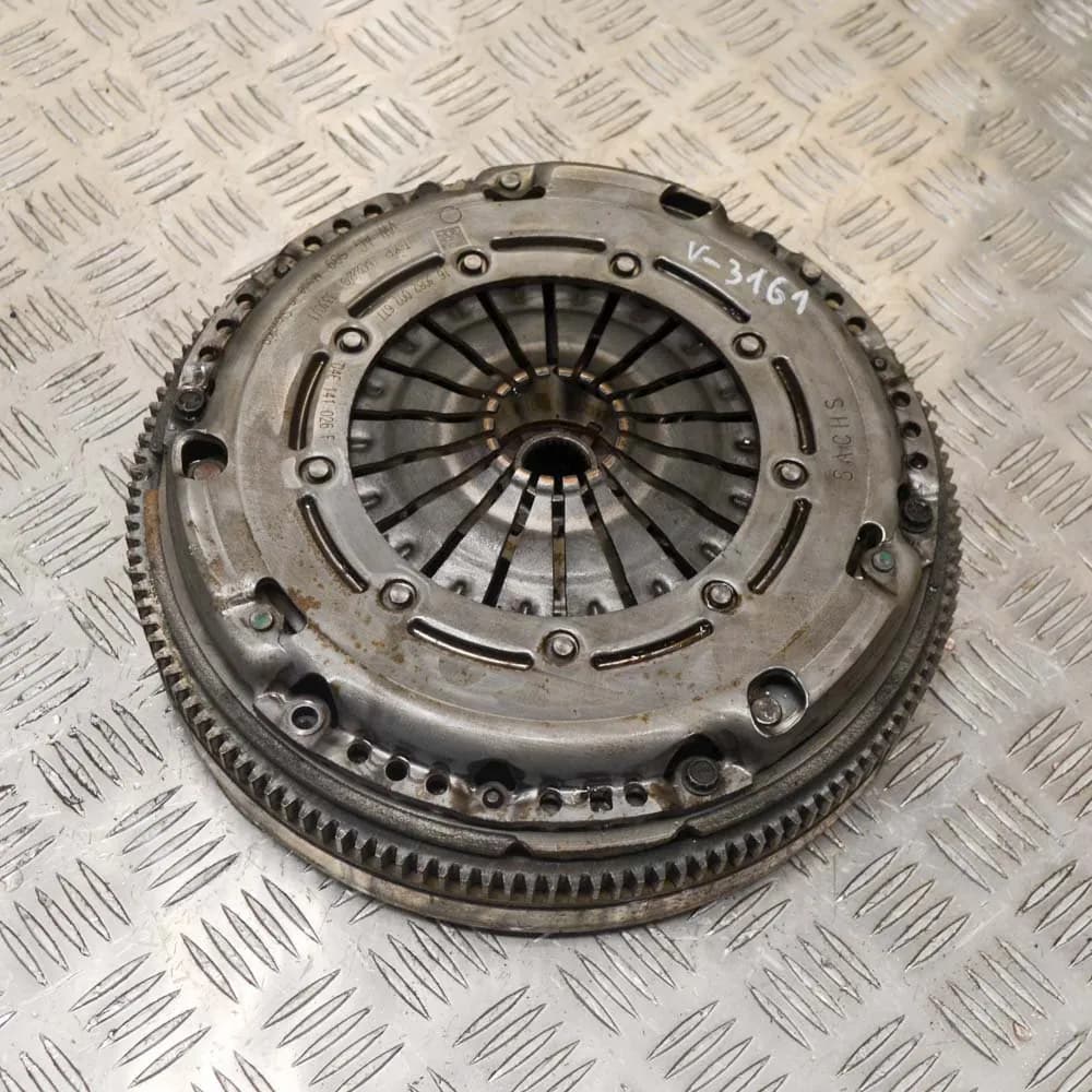 VOLKSWAGEN GOLF MK8 1.5 TSI Flywheel Clutch Kit 04E141026F 04E141031M 96kw 2020