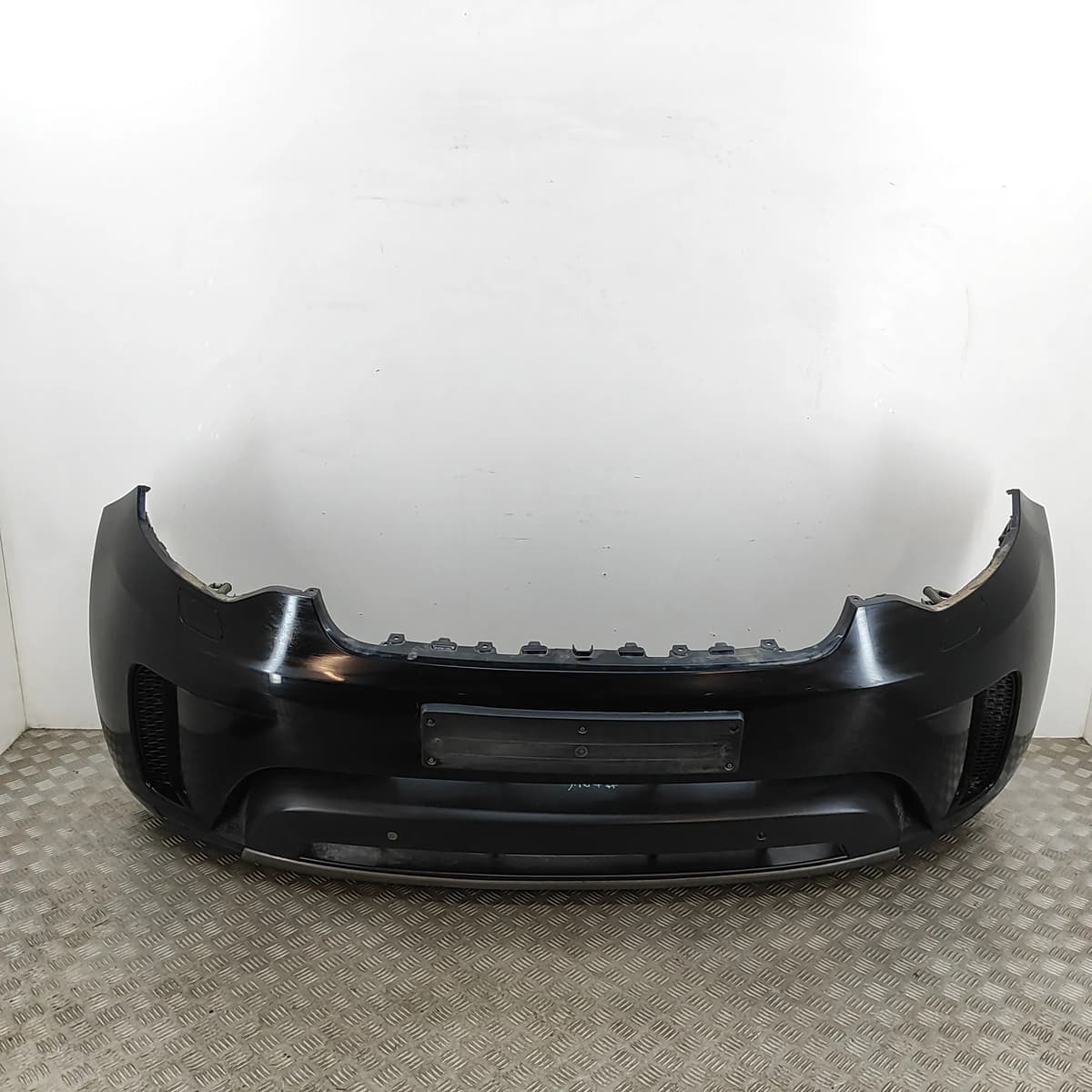 LAND ROVER DISCOVERY L462 Front Bumper HY32-17F003-AAW 3.0 Diesel 2019 13554777