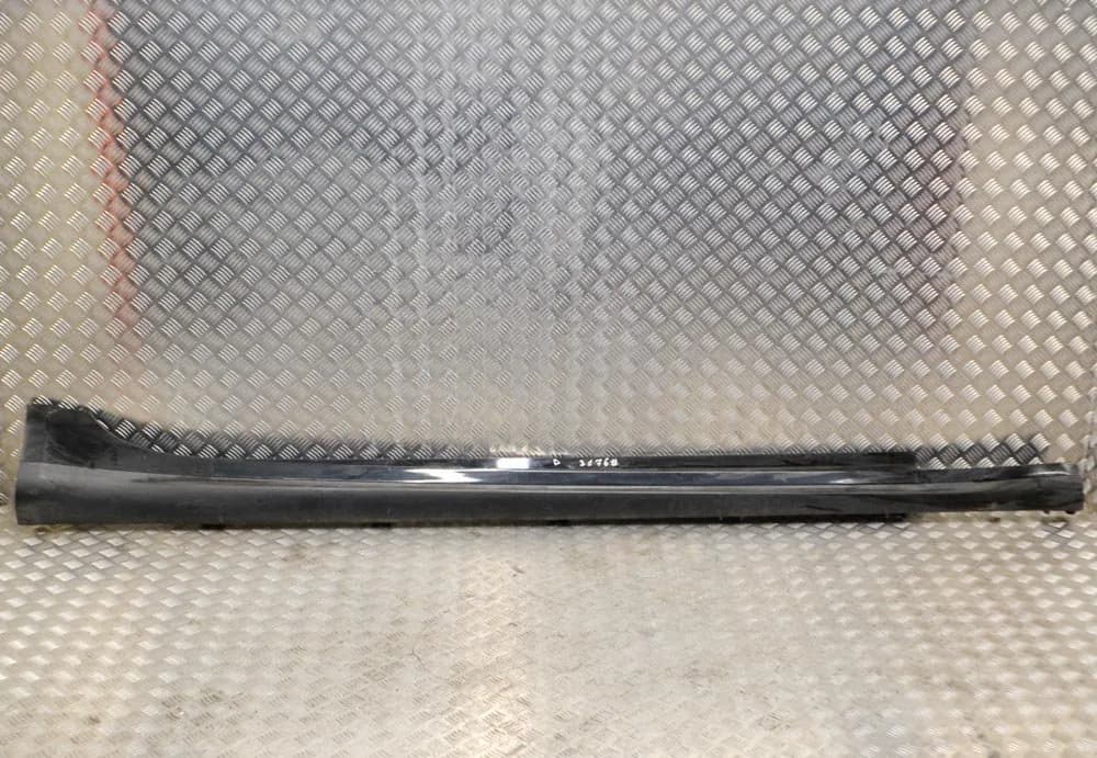 MASERATI QUATTROPORTE M156 3.8 GT Right Plastic Side Skirt Cover 670010639 2014