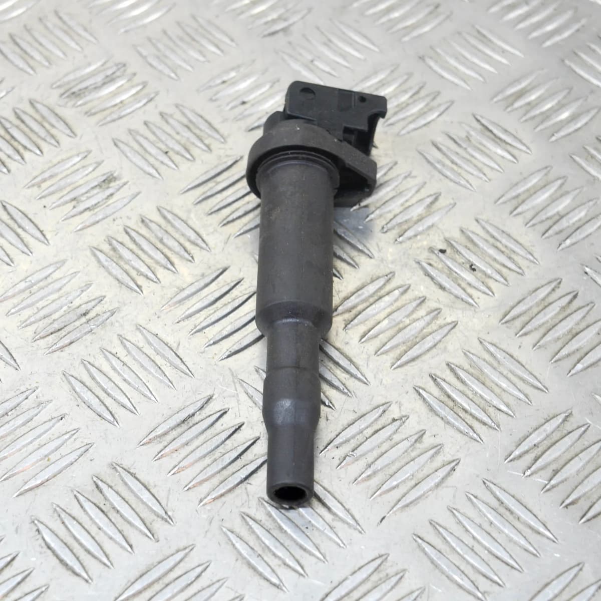 BMW 5 F10 550 i High Voltage Ignition Coil 1437986 7594937 4.4 Petrol 300kw 2011