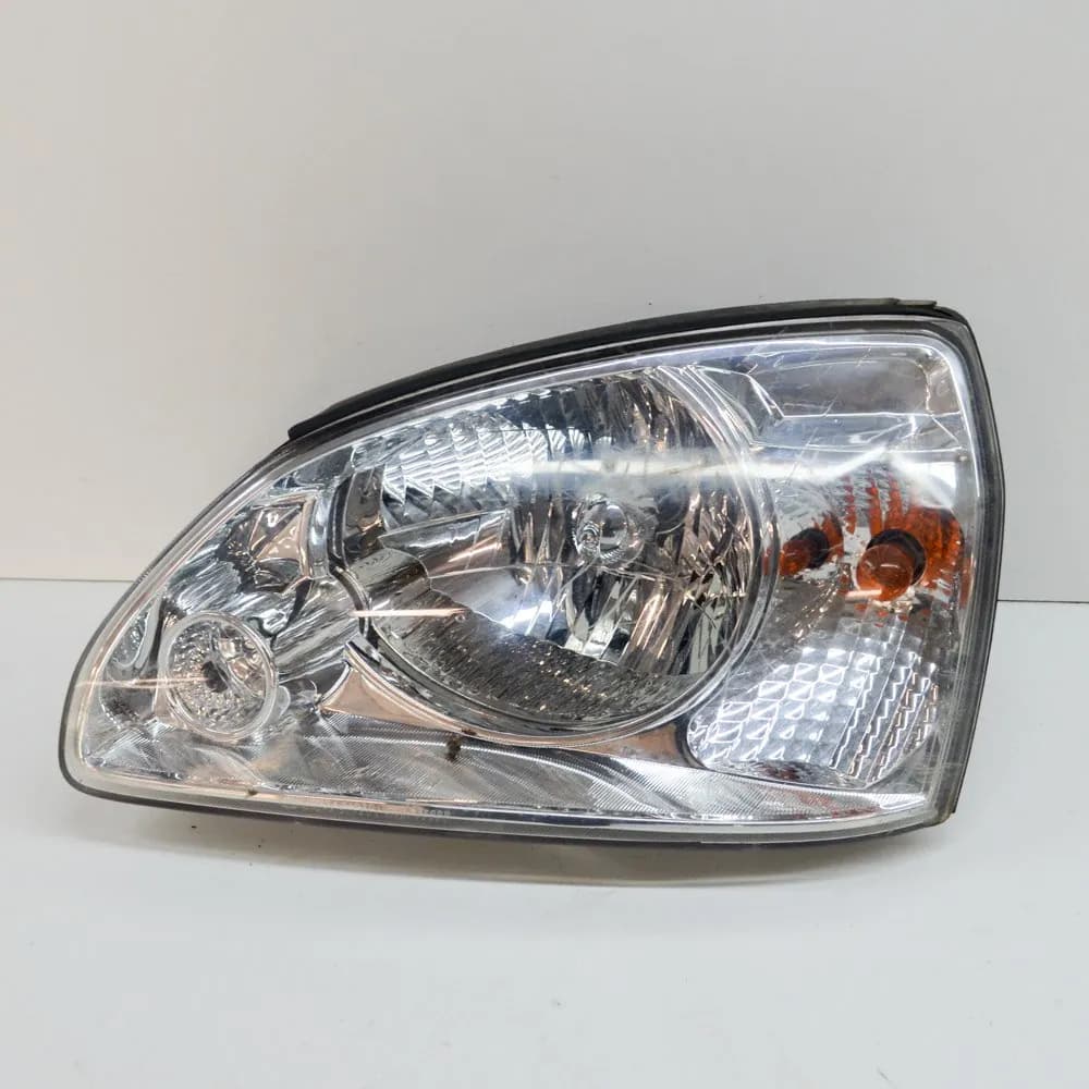 KIA CARENS RS 2.0 CRDi Front Left Headlight 0K2FA-51020 83kw 2003 RHD