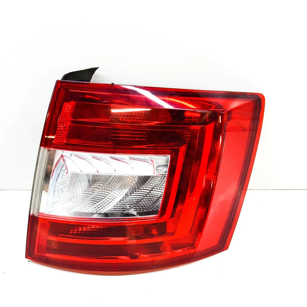 SKODA OCTAVIA III Combi 5E5 2014 Rear Right Tail Light  5E9945112