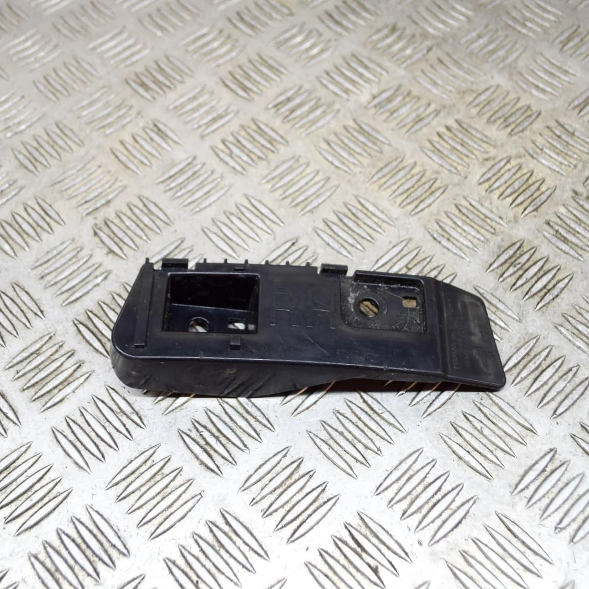 TESLA MODEL 3 Rear Right Side Bumper Bracket 1083993-00-E Electricity 2021