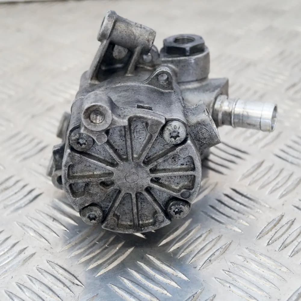 MERCEDES-BENZ E W210 2002 Power Steering Pump 210829412