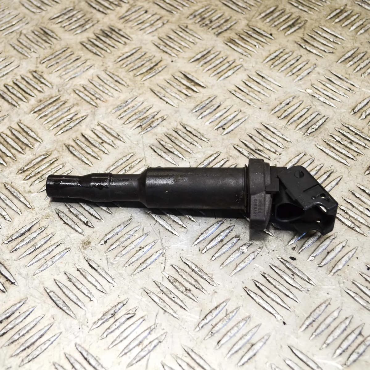 BMW 7 F01 High Voltage Ignition Coil 7594937 0221504470 4.4 Petrol 300kw 2011