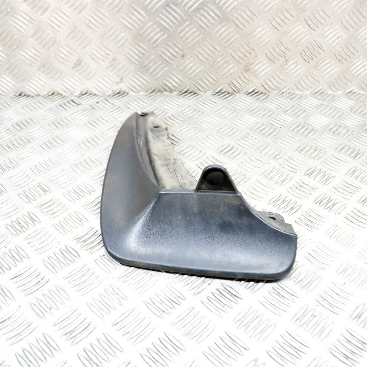 SKODA OCTAVIA MK3 5E Rear Left Mudguard 5E0075101A 1.40 Petrol 110kw 2018