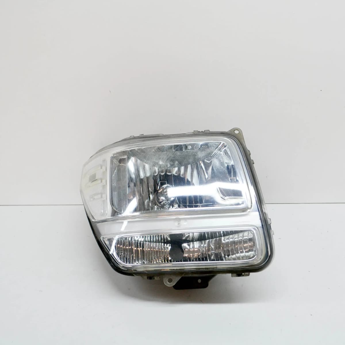 DODGE NITRO Front Right Headlight RHD 2.8 Diesel 130kw 2007 14629416