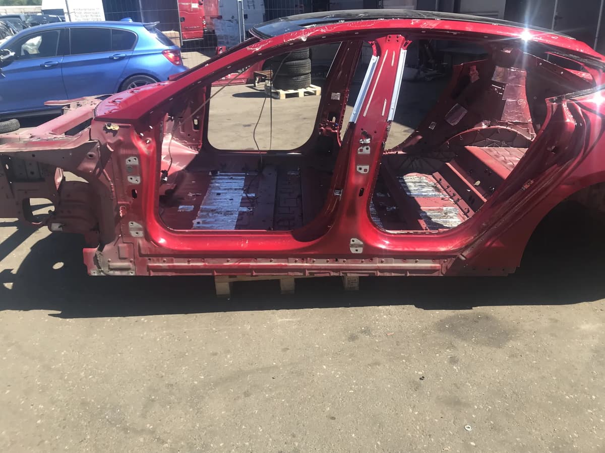 TESLA MODEL S 2016 Left Side Sideskirt
