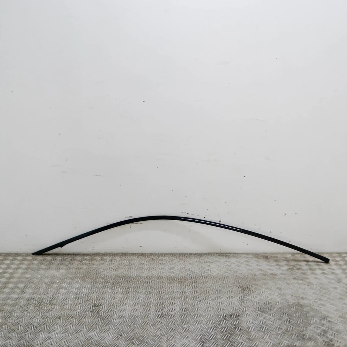 BMW 3 Gran Turismo F34 Left Side Window Upper Strip Trim 7289961 2015