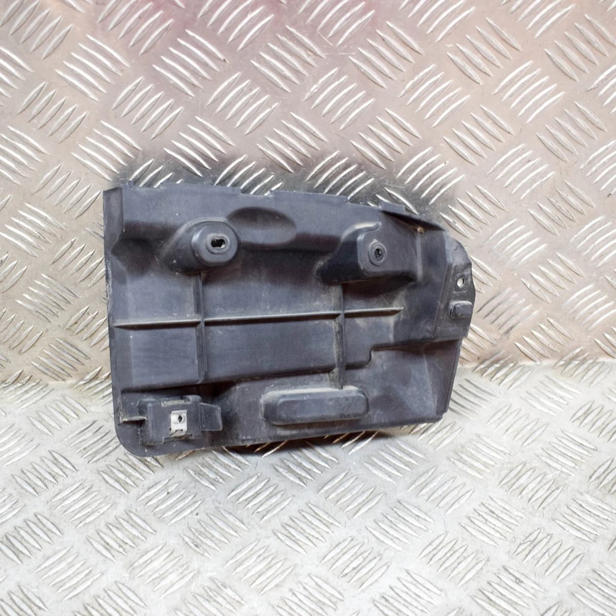 MASERATI GHIBLI M157 Rear Left Bumper Bracket 670004470 3.0 Petrol 301kw 2015