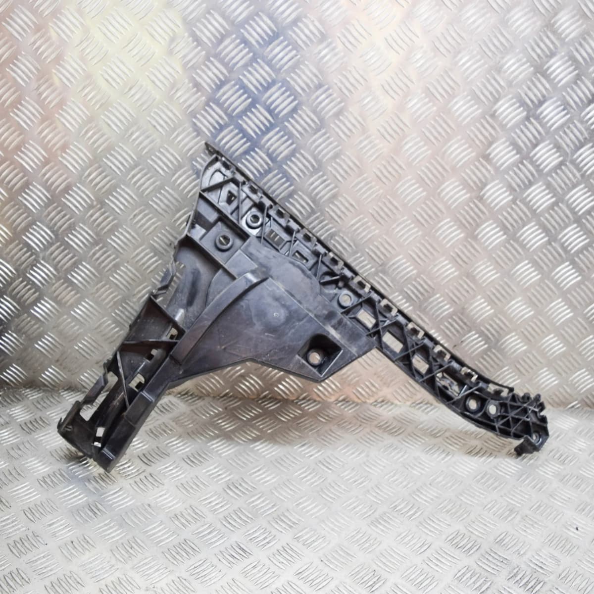 MERCEDES-BENZ W213 E 220d Rear Left Bumper Bracket A2138850163 2.0D 143kw 2016