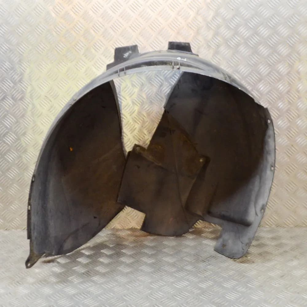 VOLVO S80 MK1 Front Right Wheel Arch Housing 9484504 2.4 Petrol 103kw 2000