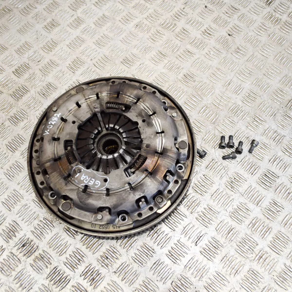 BMW 1 E87 120 d Flywheel Clutch Kit 324063910 415055210 124052310 130kw 2008
