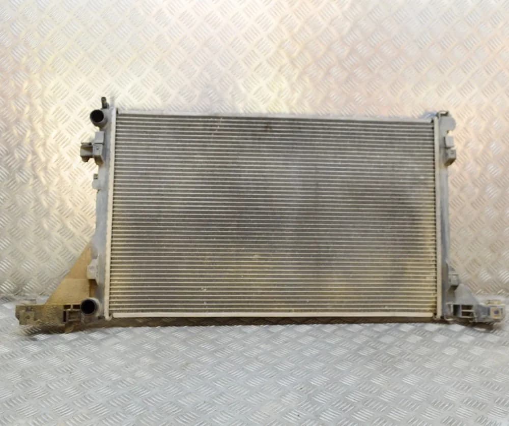 RENAULT MASTER Mk3 Furgon FV Cooling Radiator 63073201E 2.3 Diesel 74kw 15222830