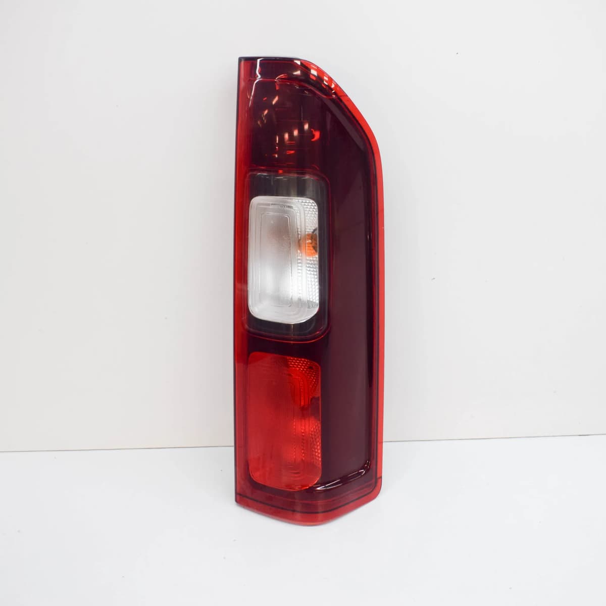 OPEL VAUXHALL VIVARO B Rear Right Taillight 265504656R 1.6 Diesel 66kw 2016