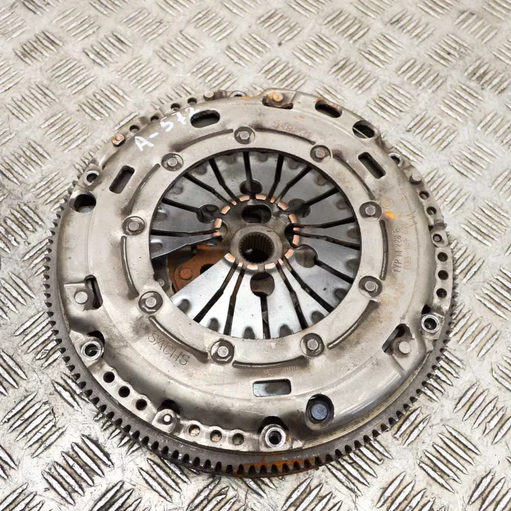 VOLKSWAGEN CADDY Furgon 2K 1.9 TDI Flywheel Clutch Kit 03G141025N 55kw 2006