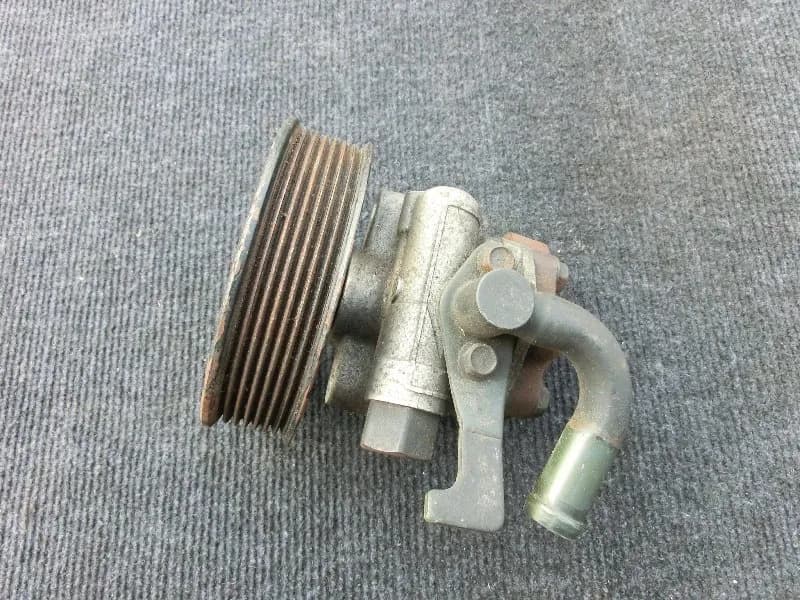KIA SORENTO I JC 2003 Power Steering Pump