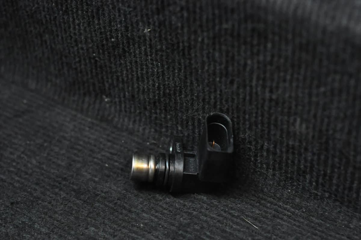 BENTLEY CONTINENTAL FLYING SPUR 3W Crankshaft Position Sensor 06A905161A 1594850