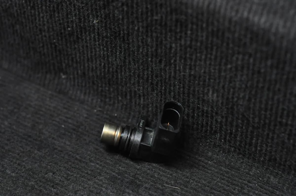 BENTLEY CONTINENTAL FLYING SPUR 3W Crankshaft Position Sensor 06A905161A 1594852