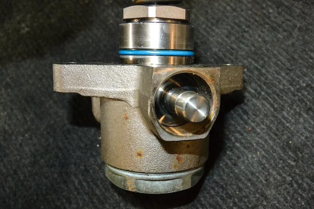 AUDI A5 8T3 2011 Fuel Pump C0004-0587