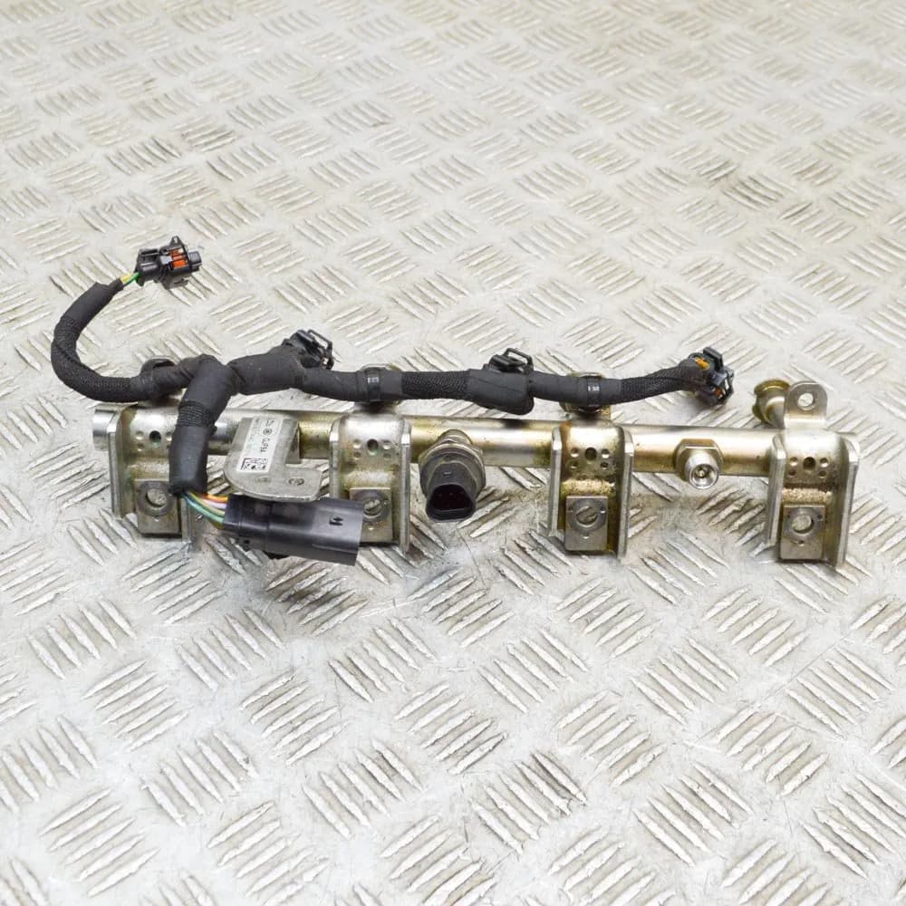 JAGUAR F-TYPE Coupe X152 2.0 i4 Fuel Rail H4P3-9G774-AC 221kw 2018