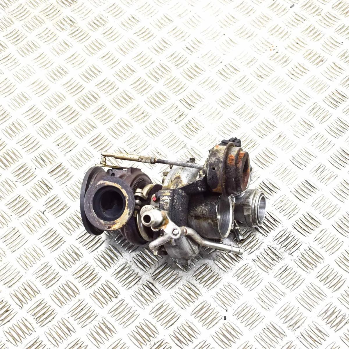 BMW 5 F10 550 i xDrive Turbocharger 7576985 4.40 Petrol 300kw 2012
