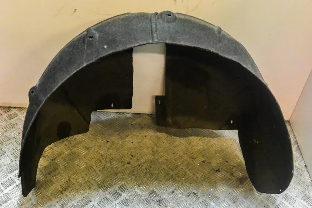 VW PASSAT B7 362 2011 Rear Left Arch Liner