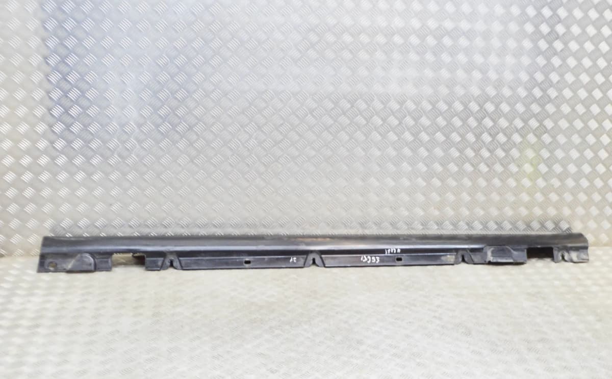 MERCEDES-BENZ C W205 C250 Left Side Plastic Sideskirt Cover A2056907102 2015