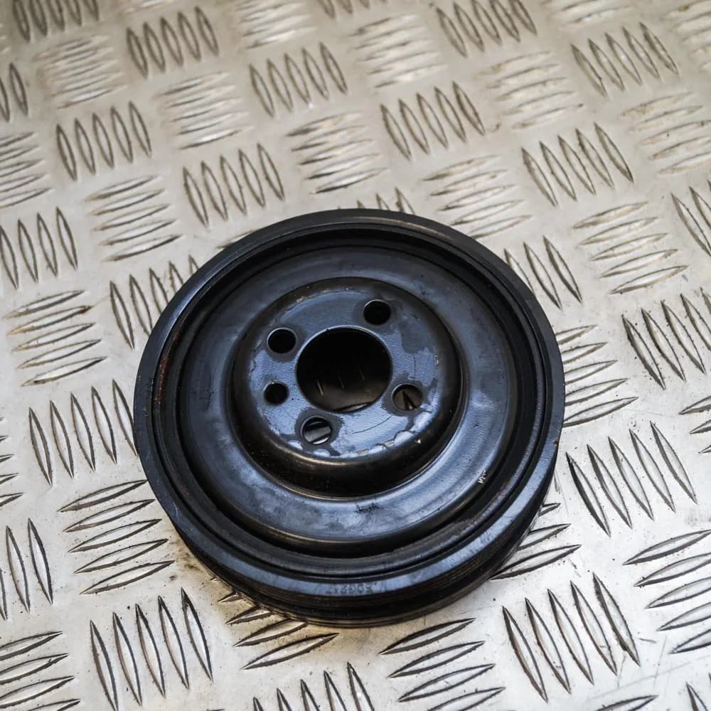 AUDI A4 Avant 8K5, B8 2013 Crankshaft Pulley 038105243M