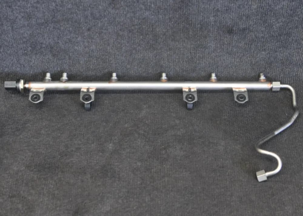 BMW 6 Fuel Rail F12 7628049 3.0 Petrol 224kw 2015