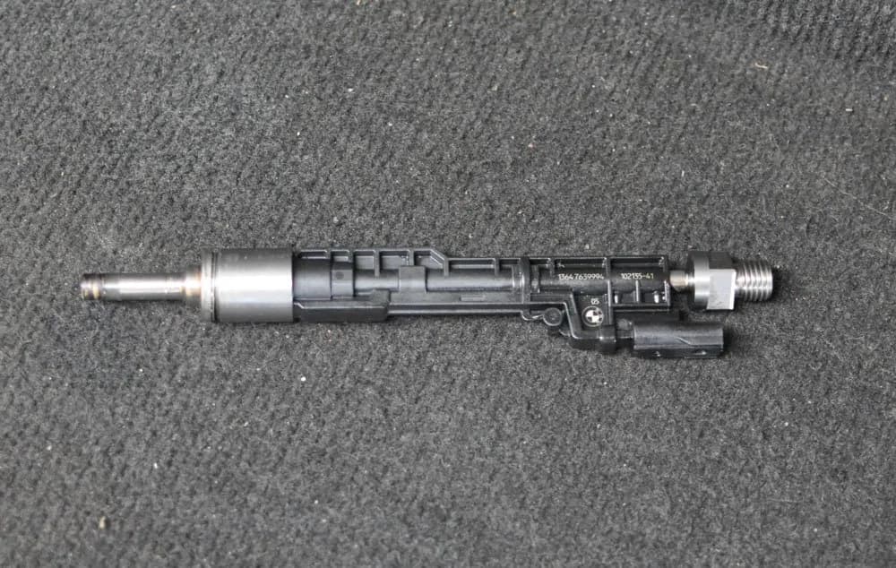 BMW Z4 E89 2.0 Petrol 135kW Fuel Injector Set Kit 7639994 2015