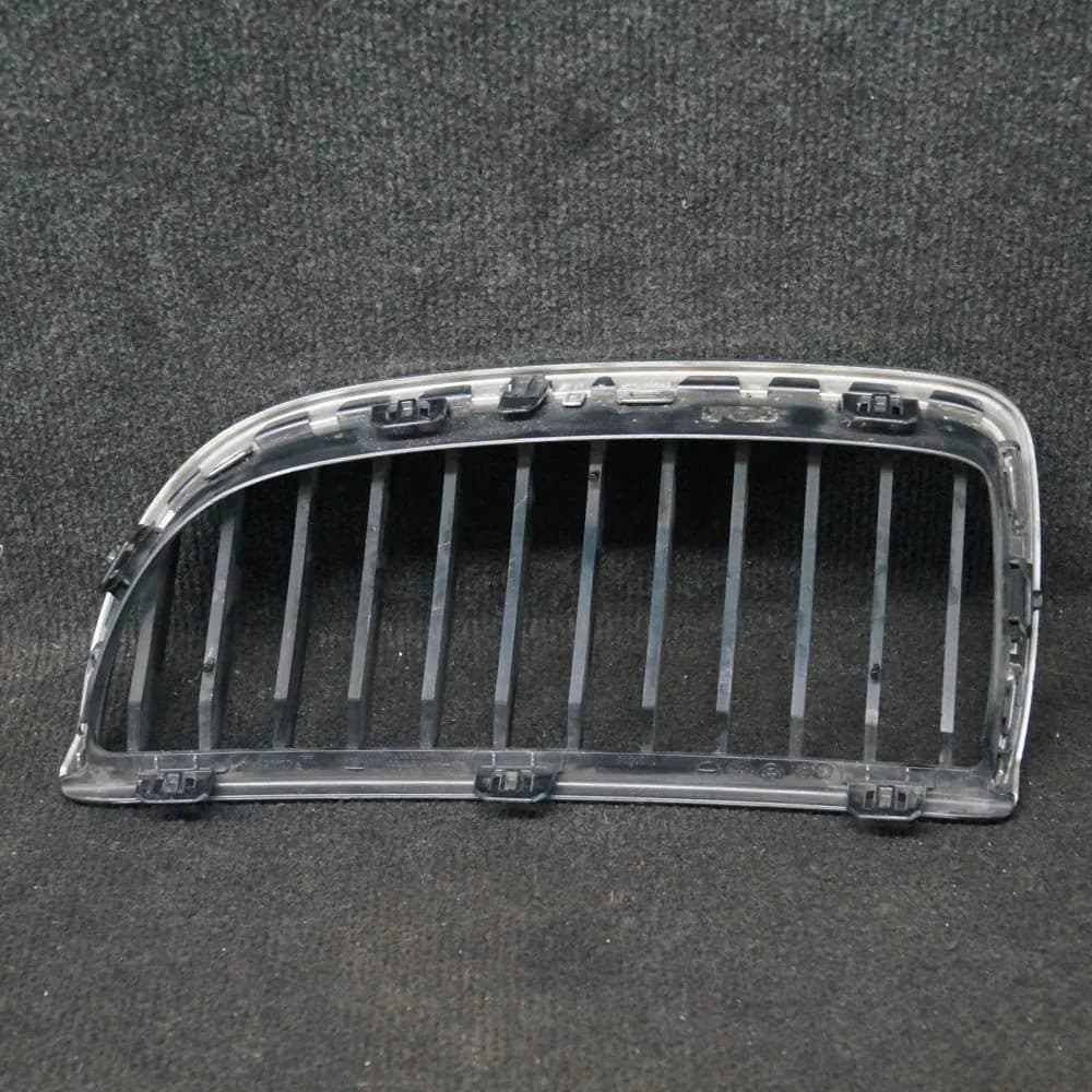 BMW 3-Series Front Bumper Grille Right Side 7120008 E90