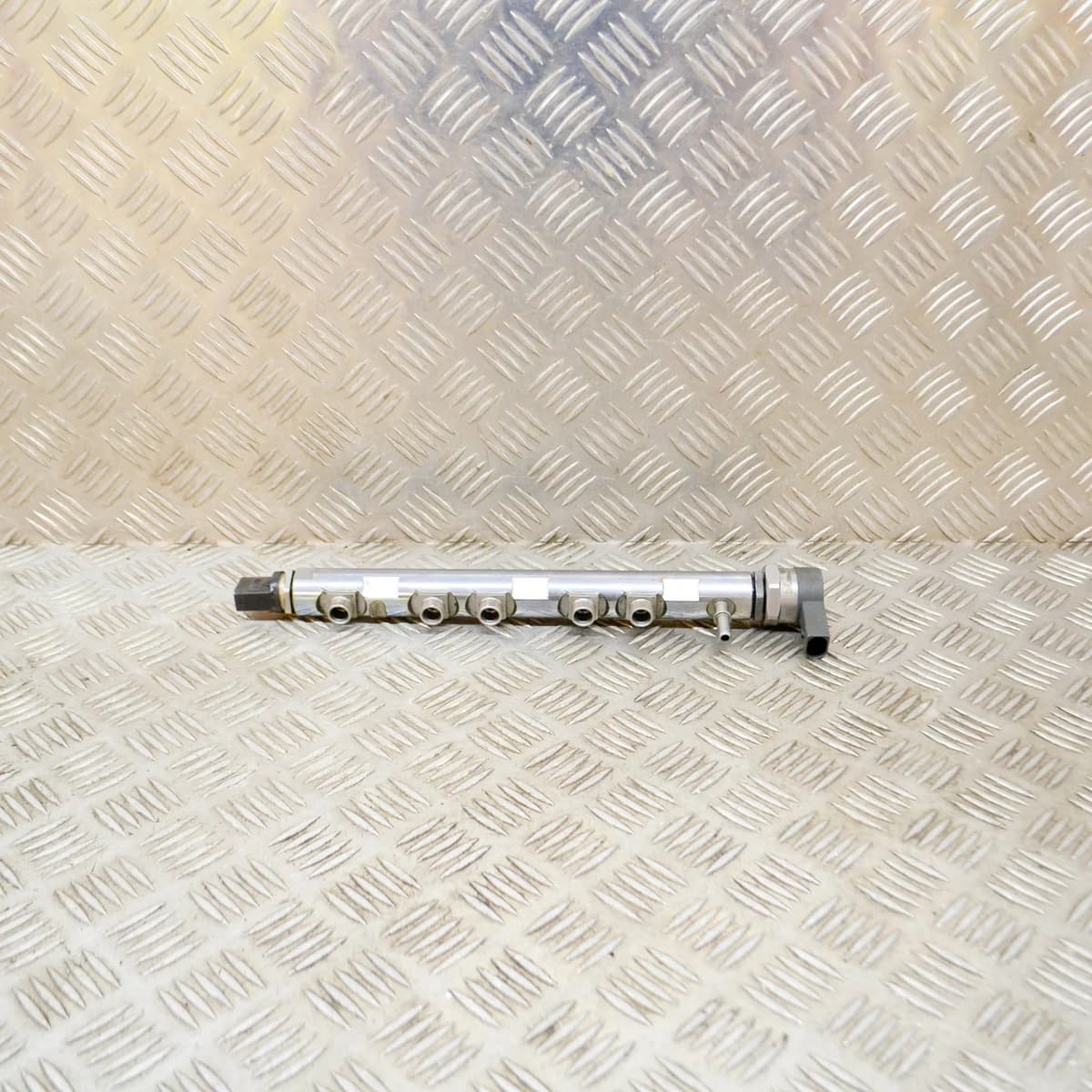 BMW 5 F10 535d Fuel Rail 0281002949 3.0 Diesel 230kw 2010