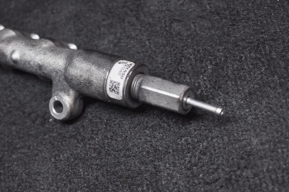 Mazda 6 Fuel Rail w/ Sensor A0060 DENSO 2.2 Diesel 92KW GH